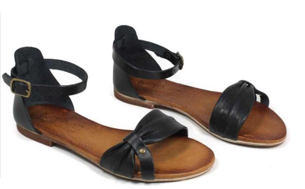 Flat Sandals in genuine Leather